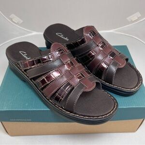 NIB Clarks Patty Agnes Brown Leather Croc Embossed Slide Sandals Sz 7